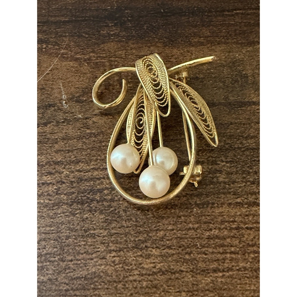 Vintage Gold Tone Filigree Leaf Faux Pearl Dangle Brooch Floral Pin